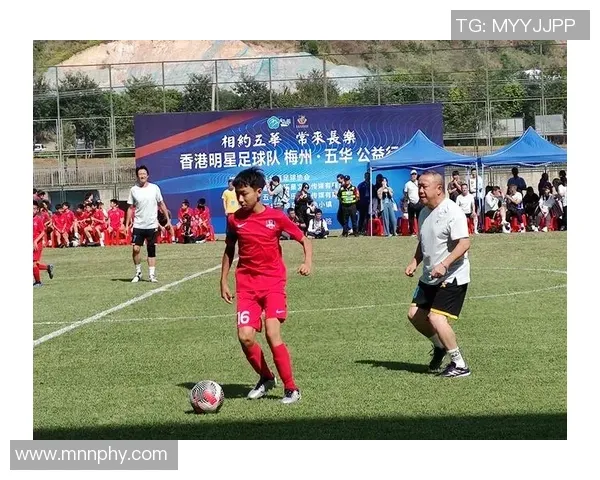 热议汪士钦红牌：对方踢人很隐蔽；染红动作太业余，狂性大发